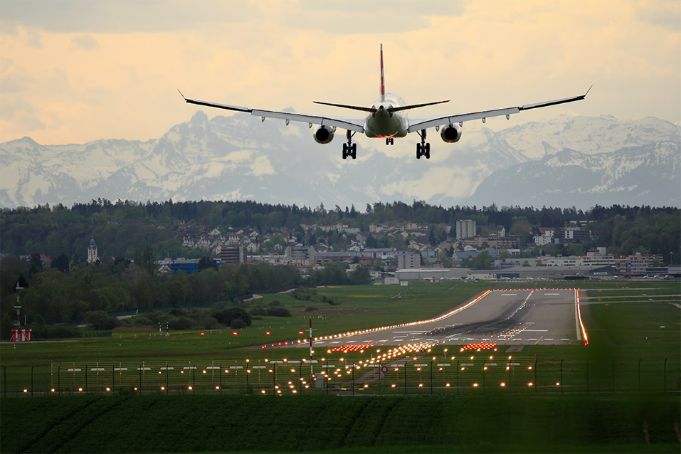 Insider Tips for Budget-Friendly Toronto Flights: Unveiling Smart Booking Strategies and Preferred Platforms